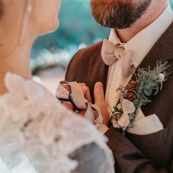 Brautpaar bei der freien Trauung