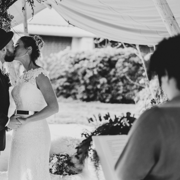 Brautpaar bei der freien Trauung