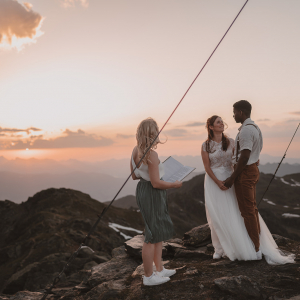 Brautpaar in den Bergen