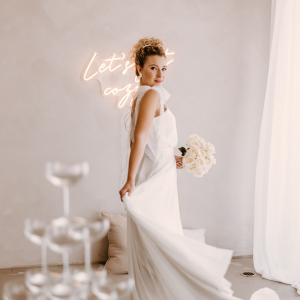 Brautkleid mit fließenden Rock