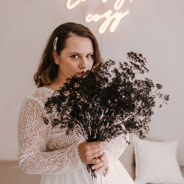 Brautkleid mit verzierten Oberteil