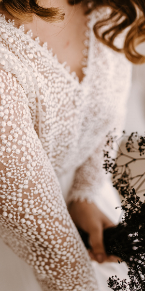 Brautkleid mit verzierten Oberteil