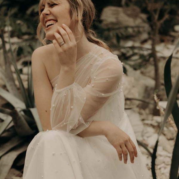 Eleganzes Brautkleid mit Perlen